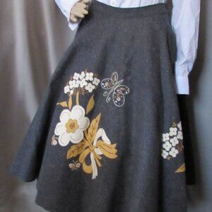 Mid Century Circle Skirt Gray Felt Flower Applique in Cream & Gold